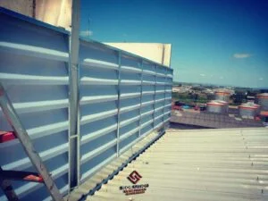 Lanternim Industrial PVC Lanternim Industrial PVC Solution Venezianas Industriais, líder em ventilação natural para galpões com alta durabilidade, eficiência térmica e visual moderno