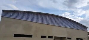 Veneziana Industrial em SP Veneziana Industrial em SP com durabilidade e estética moderna aplicada em fachada de galpão