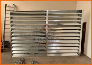 Veneziana Industrial em Alumínio Veneziana Industrial em Alumínio com alta resistência e ventilação eficiente para fachadas industriais