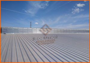 Veneziana Industrial em Alumínio Veneziana Industrial em Alumínio com design elegante, ideal para fachadas industriais que exigem ventilação eficiente e acabamento estético moderno