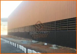 Revolucione sua fachada galpão industrial com veneziana industrial de alta performance. Máxima ventilação, economia energética e durabilidade garantida. Solicite sua cotação personalizada agora mesmo!