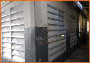 Janela Industrial Ventilação instalada para otimizar a ventilação em galpões e fábricas.