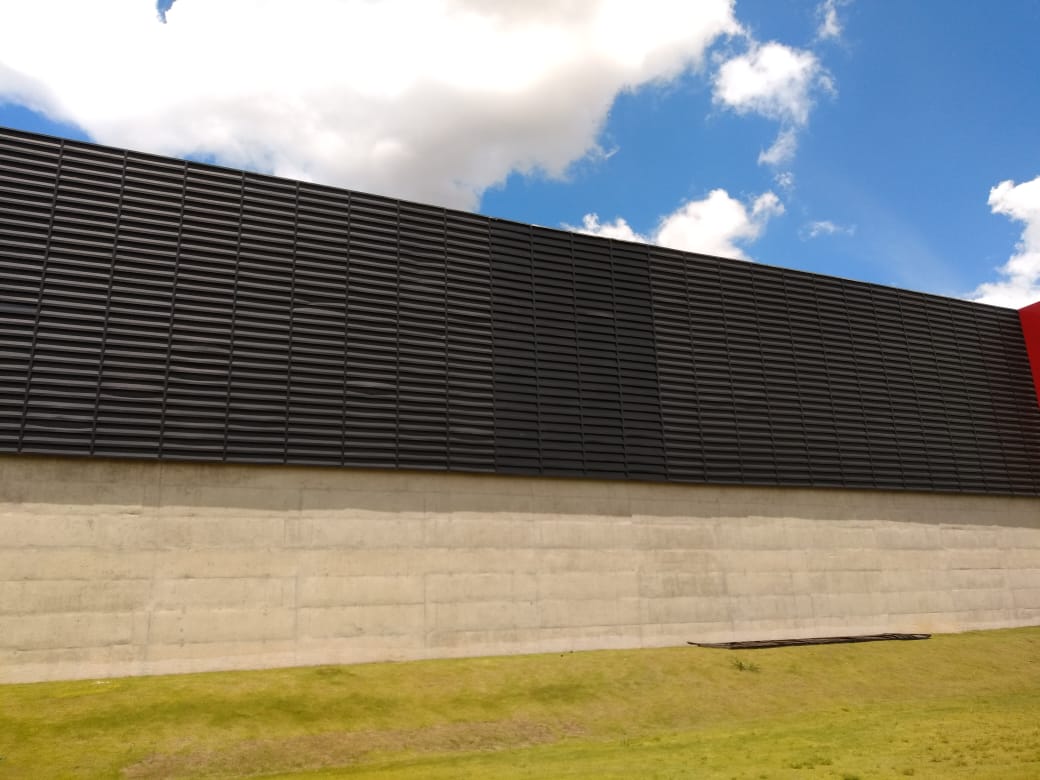 veneziana industrial metálica