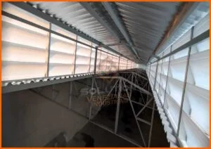 Lanternim Industrial mantenha a limpeza e manutenção para ventilação natural eficiente e durabilidade prolongada