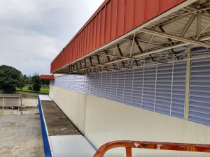 Venezianas Industriais Modelos Venezianas Industriais modelos com foco em melhoria da ventilação do local, aplicadas em galpões e indústrias com alta eficiência natural