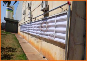 Veneziana Industrial Iluminação Veneziana Industrial Iluminação natural eficiente para ambientes industriais, reduzindo custos energéticos e aumentando conforto visual