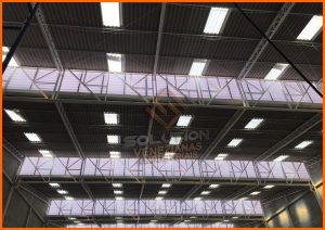 Veneziana Industrial transforme seu espaço Veneziana Industrial: transforme seu espaço com estas vantagens únicas que oferecem ventilação, iluminação e alta durabilidade para galpões industriais.