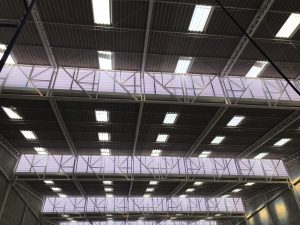 Veneziana Industrial com sistema de renovação de ar natural, ajudando na redução de custos com energia elétrica em galpões e indústrias