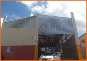 Veneziana Industrial Sua Eficiência Veneziana Industrial Sua Eficiência Controle da ventilação para ambientes industriais com alta durabilidade e baixo custo