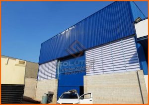 Veneziana Industrial para Seu Galpão garantindo ventilação eficiente e durabilidade