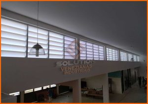 Veneziana Industrial para Galpão ventilação eficiente e durabilidade em material de alta qualidade