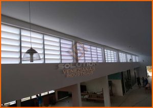Lanternim Industrial Lanternim Industrial com durabilidade prolongada e resistência à corrosão, ideal para ventilação eficiente em estruturas industriais