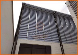 Veneziana Industrial Melhorando Ar Veneziana Industrial melhorando ar e ventilação natural em ambientes industriais