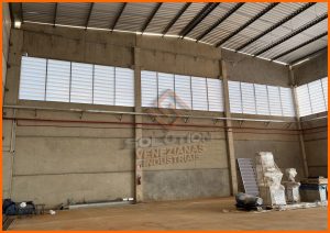 Veneziana Industrial Veneziana Industrial com foco em facilidade de manutenção e eficiência para galpões industriais