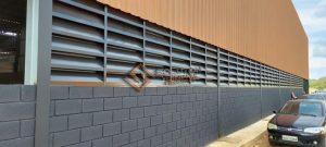 Veneziana Industrial a Escolha Veneziana Industrial a Escolha Controle Climático Aprimorado para galpões e ambientes industriais com ventilação eficiente e conforto térmico contínuo