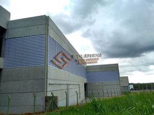 Veneziana Industrial para Claridade Veneziana Industrial para Claridade - Maximização da Luz Natural em ambientes industriais para eficiência energética e conforto visual
