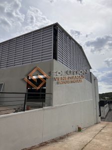 Veneziana Industrial Guia Veneziana Industrial Guia Completo para ventilação e iluminação de galpões
