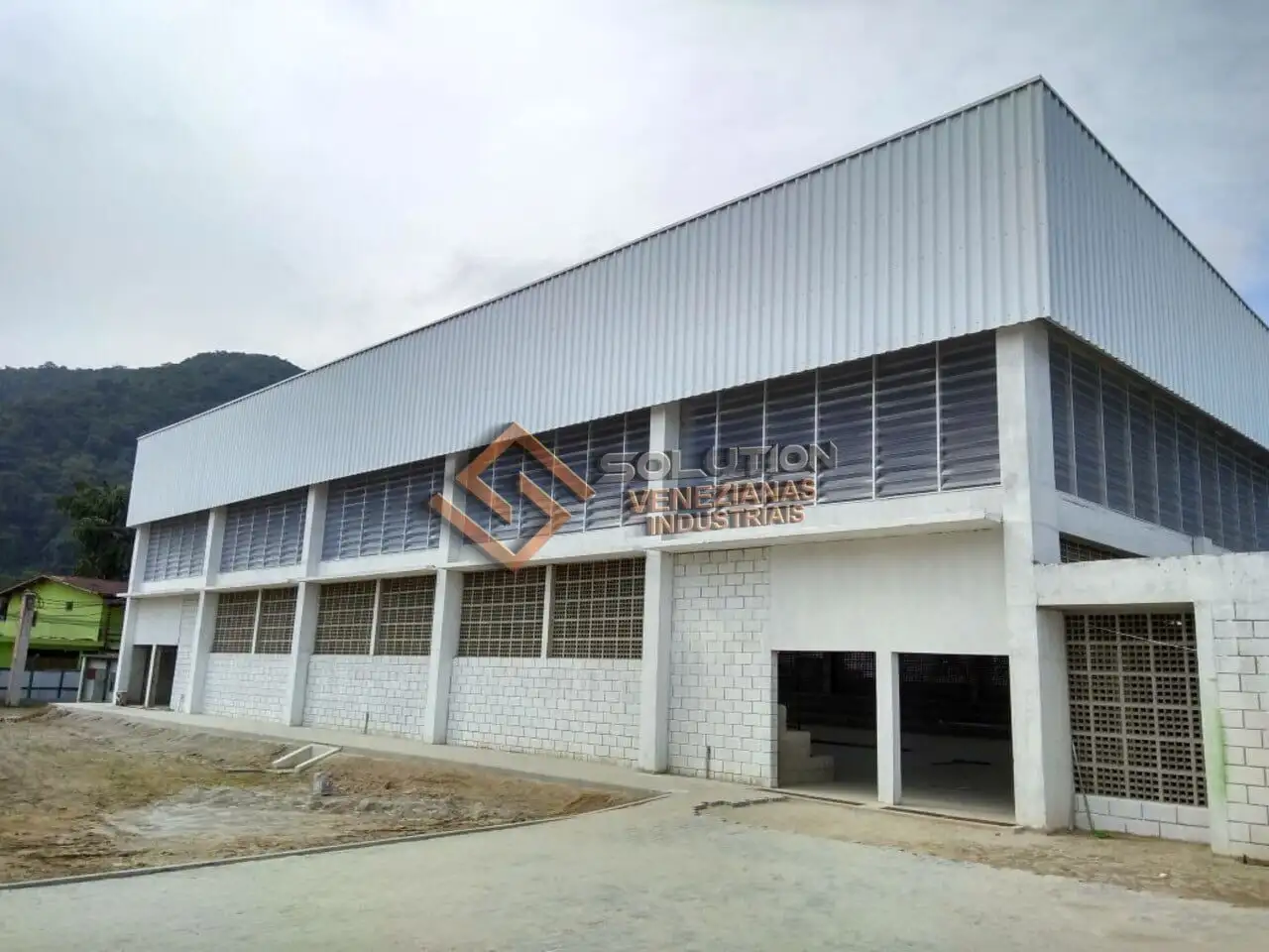 veneziana industrial de galpão