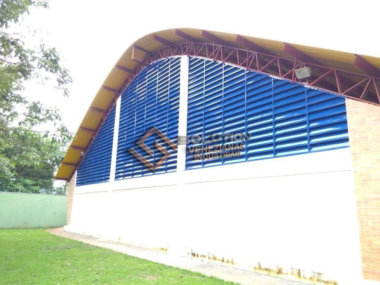 veneziana industrial estética e eficiência