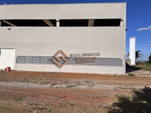 Veneziana Industrial Desempenho em ventilação e conforto térmico para indústrias