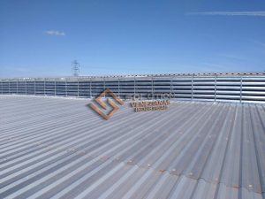 Lanternim Solução Inteligente Lanternim Solução Inteligente para Iluminação e Ventilação em aço galvanizado, ideal para ambientes industriais