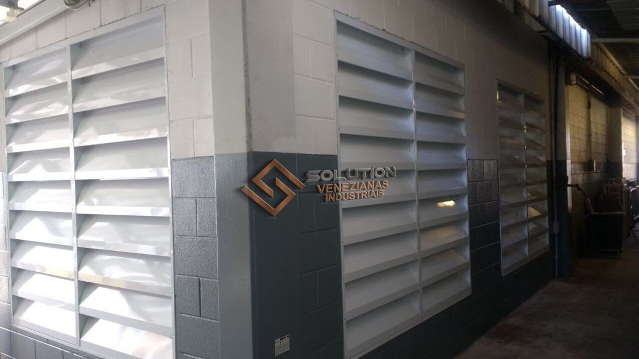 veneziana industrial ambiente