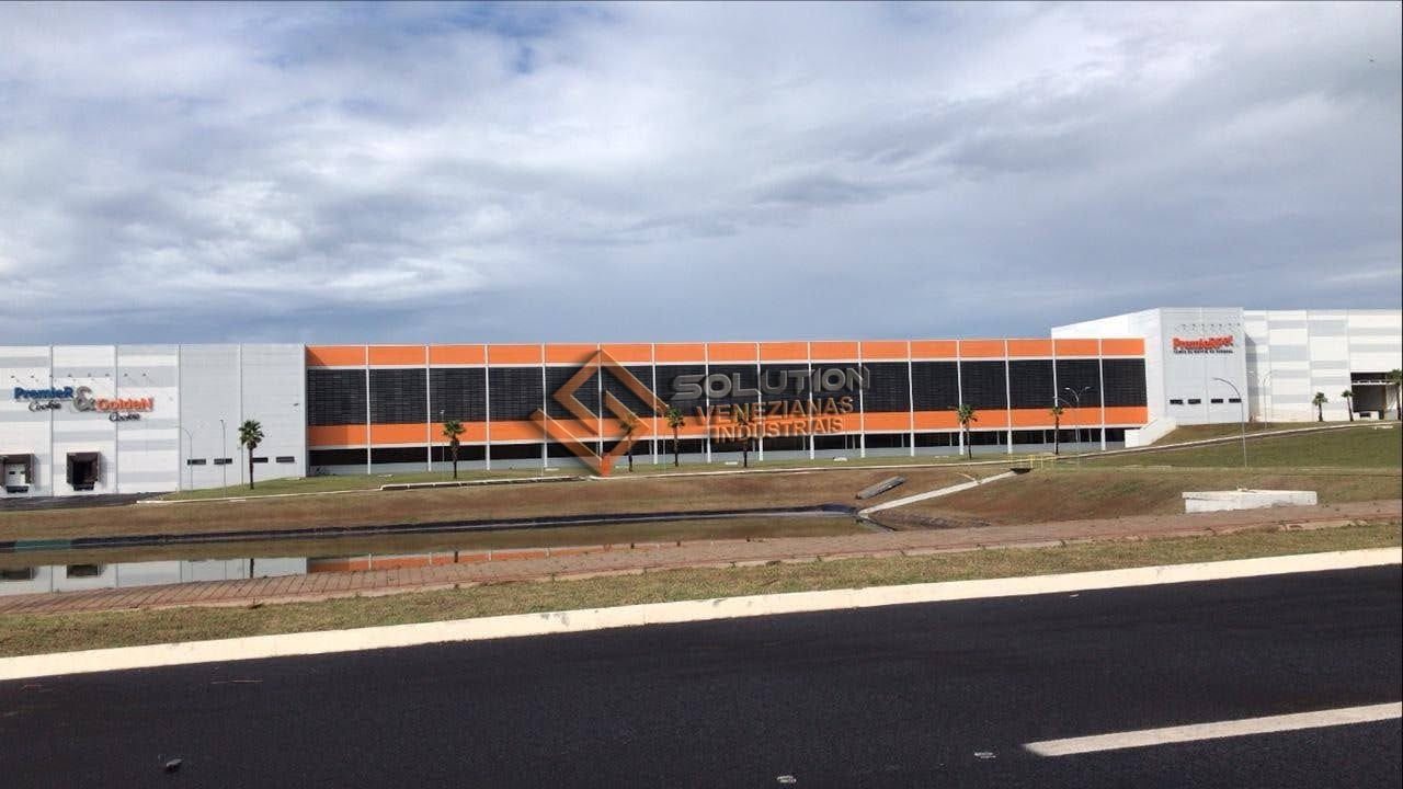 veneziana fachada negócio