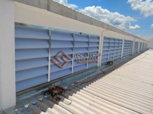 Lanternim Guia Completo Considerações ao escolher um lanternim para galpões industriais com foco em ventilação natural, durabilidade e desempenho térmico