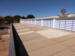 Lanternins melhorando Lanternins melhorando a ventilação com maximização da eficiência em todas as condições climáticas