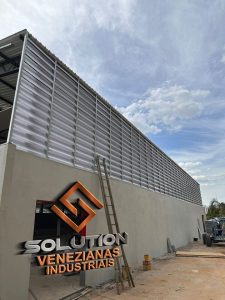 Veneziana Industrial Redefinindo Veneziana Industrial Redefinindo a Indústria na Melhoria da Qualidade do Ambiente de Trabalho