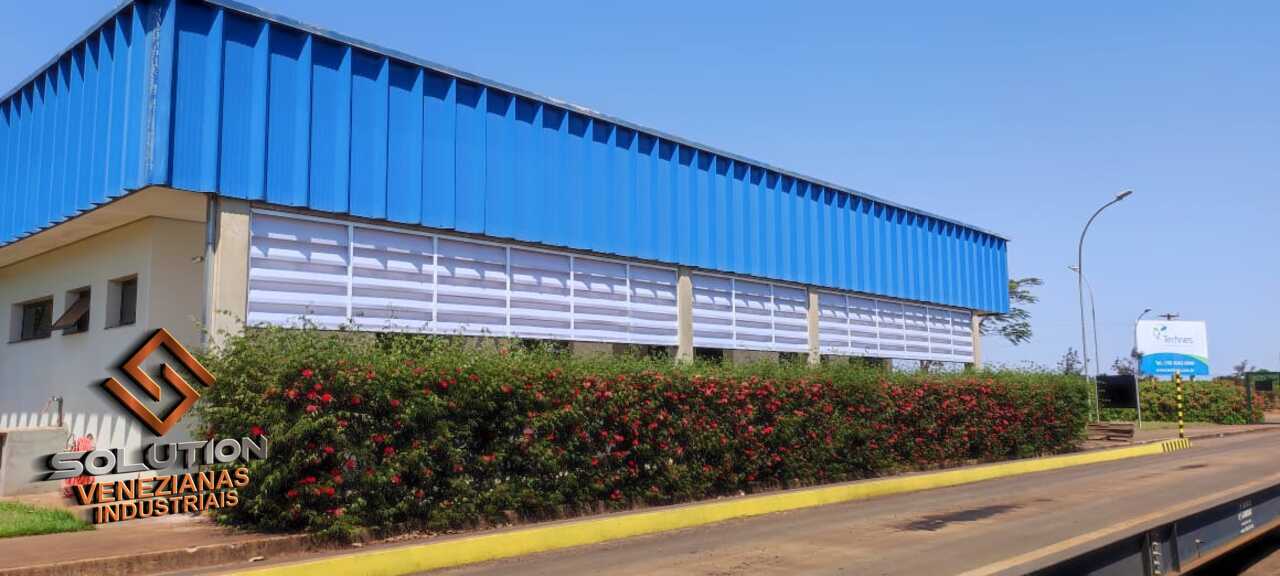 veneziana industrial escolhendo o material