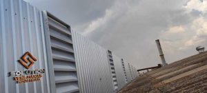 Veneziana Industrial em PVC Veneziana Industrial eLanternim em Aço Galvanizado com instalação ágil e manutenção eficiente para projetos industriais com ventilação naturalm PVC Brasil