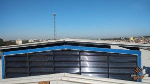 Lanternim Instalação Simplificada Lanternim Instalação Simplificada para ventilação e iluminação industrial eficiente