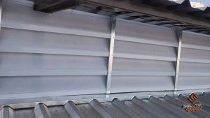 Lanternim Instalação Simplificada Lanternim Instalação Simplificada com eficiência e rapidez para ambientes industriais