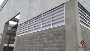 Veneziana Industrial Luz e Ventilação Veneziana Industrial Luz e Ventilação – Desempenho Superior para ambientes industriais