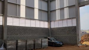 Veneziana Industrial Luz e Economia Veneziana Industrial Luz e Economia com Ventilação Eficiente para galpões industriais