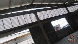 Veneziana Industrial prática e eficaz garantindo conforto e produtividade para colaboradores