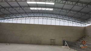 Veneziana Industrial Reduza Custos com ventilação eficiente e economia para galpões