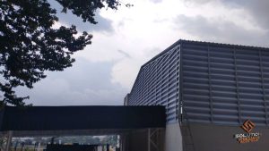 Veneziana Industrial O Toque Inovador Veneziana Industrial O Toque Inovador - Transformação dos Espaços Industriais com ventilação e iluminação natural eficiente