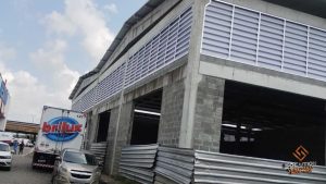 Veneziana Industrial para Armazéns Veneziana Industrial para Armazéns - Ventilação eficiente e desempenho ideal