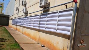 Veneziana Industrial Alta Eficiência Veneziana Industrial Alta Eficiência com benefícios da luz natural para ambientes industriais