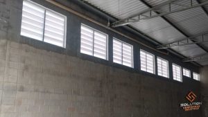 Veneziana Industrial Economia e Luz Veneziana Industrial Economia e Luz com redução de calor e melhora no conforto térmico