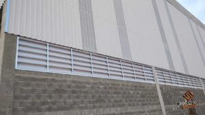 Veneziana Industrial Versatilidade Uso da Veneziana Industrial Versatilidade em Ambientes Internos e Externos
