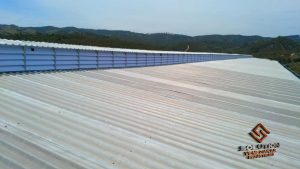 Lanternim Benefícios para Iluminação natural em ambientes industriais