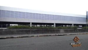 Veneziana Industrial Suas Vantagens Veneziana Industrial Solução para melhora na circulação de ar e ventilação natural industrial
