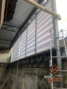 Veneziana Industrial Aplicações Veneziana Industrial Aplicações em Centros de Distribuição com ventilação e controle térmico