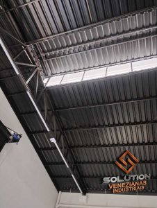 Lanternim Seu Potencial Lanternim Seu Potencial aplicado em cobertura industrial, proporcionando ventilação natural contínua, conforto térmico e excelente durabilidade com baixo custo de manutenção