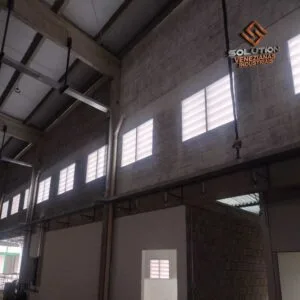 Veneziana Industrial Por que Escolher? Veneziana Industrial Por que Escolher? A Melhor do Mercado para Ventilação e Conforto