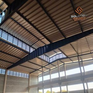 Lanternim Para Espaços Industriais Adaptação perfeita a diferentes setores da indústria Lanternim Para Espaços Industriais com ventilação natural e conforto térmico