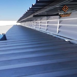 Lanternim Design Inteligente Design Inteligente no Lanternim Solution para iluminação natural e ventilação industrial eficiente